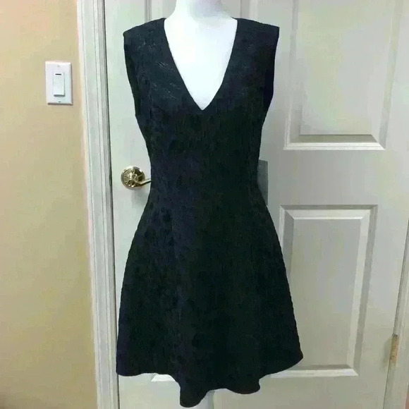 NWT BCBGMaxazria Hanneli Leopard-Jacquered Dress - Picture 4 of 12